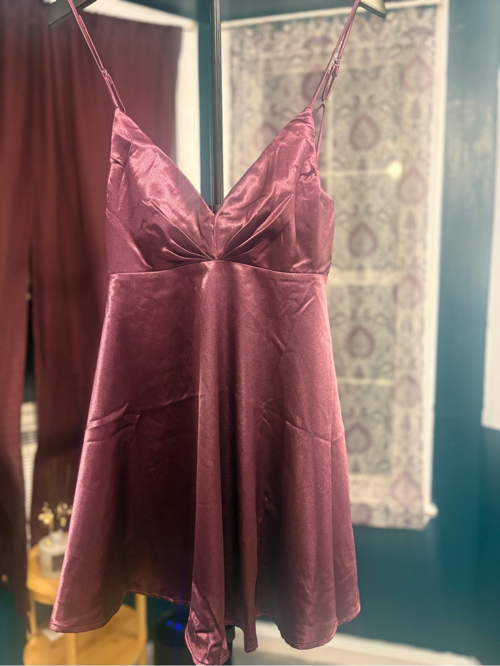 Lulu's Satin V-Neck Chemise - Burgundy